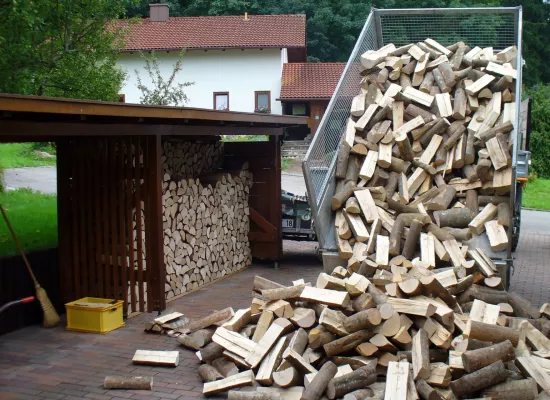Brennholzlieferung in loser Schüttung